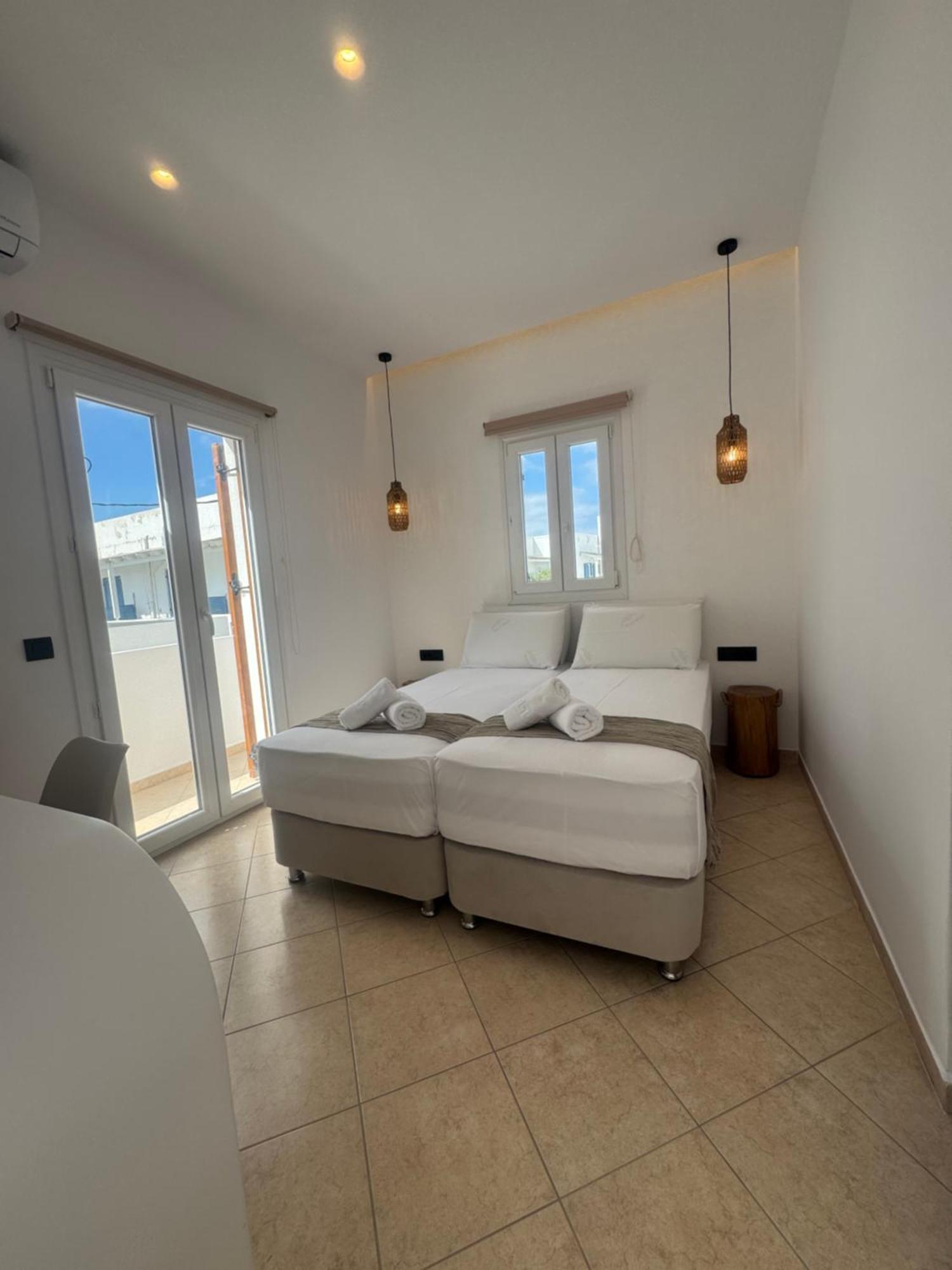 Eleni'S Rooms Antiparos Exterior photo