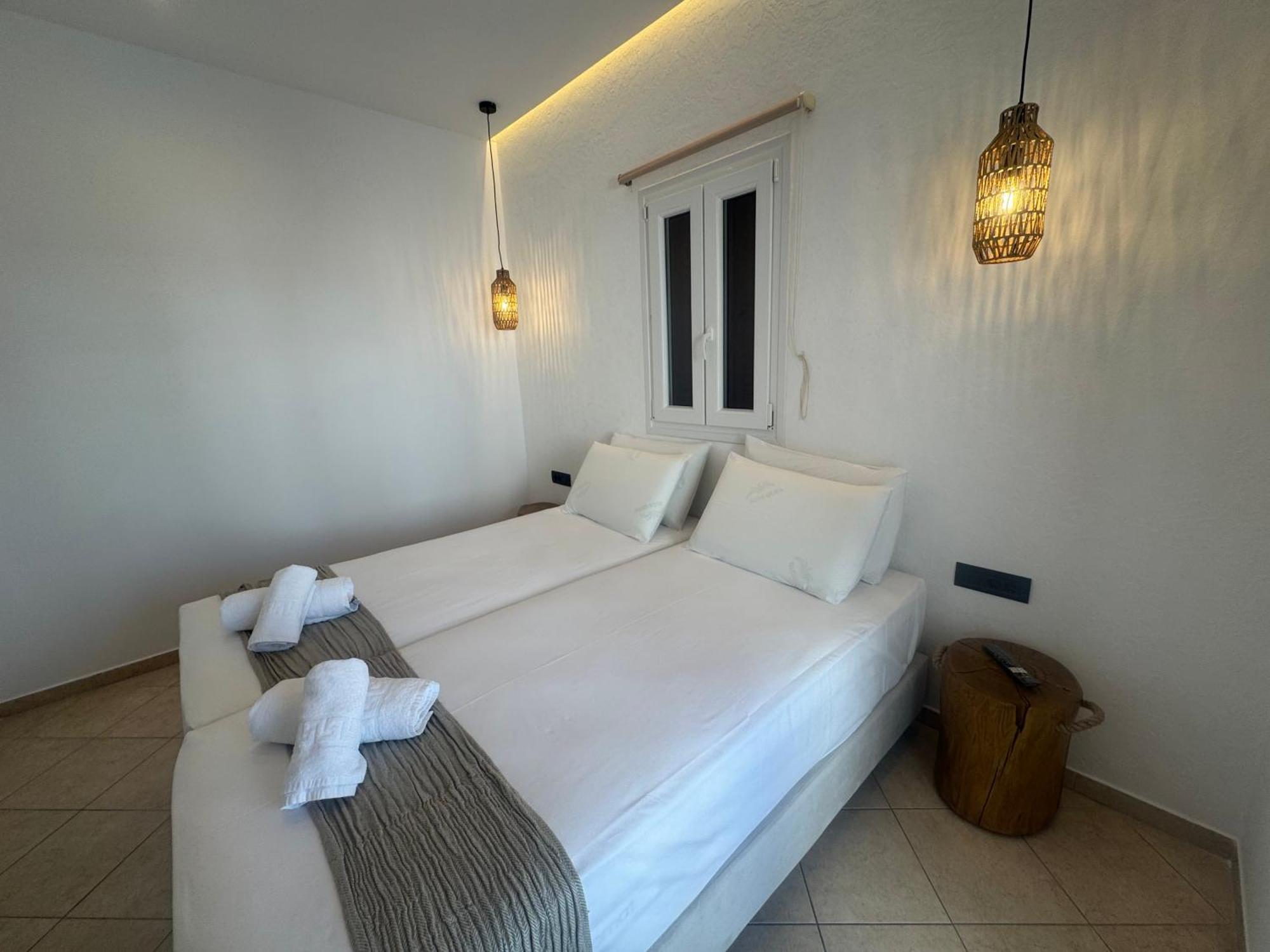 Eleni'S Rooms Antiparos Exterior photo