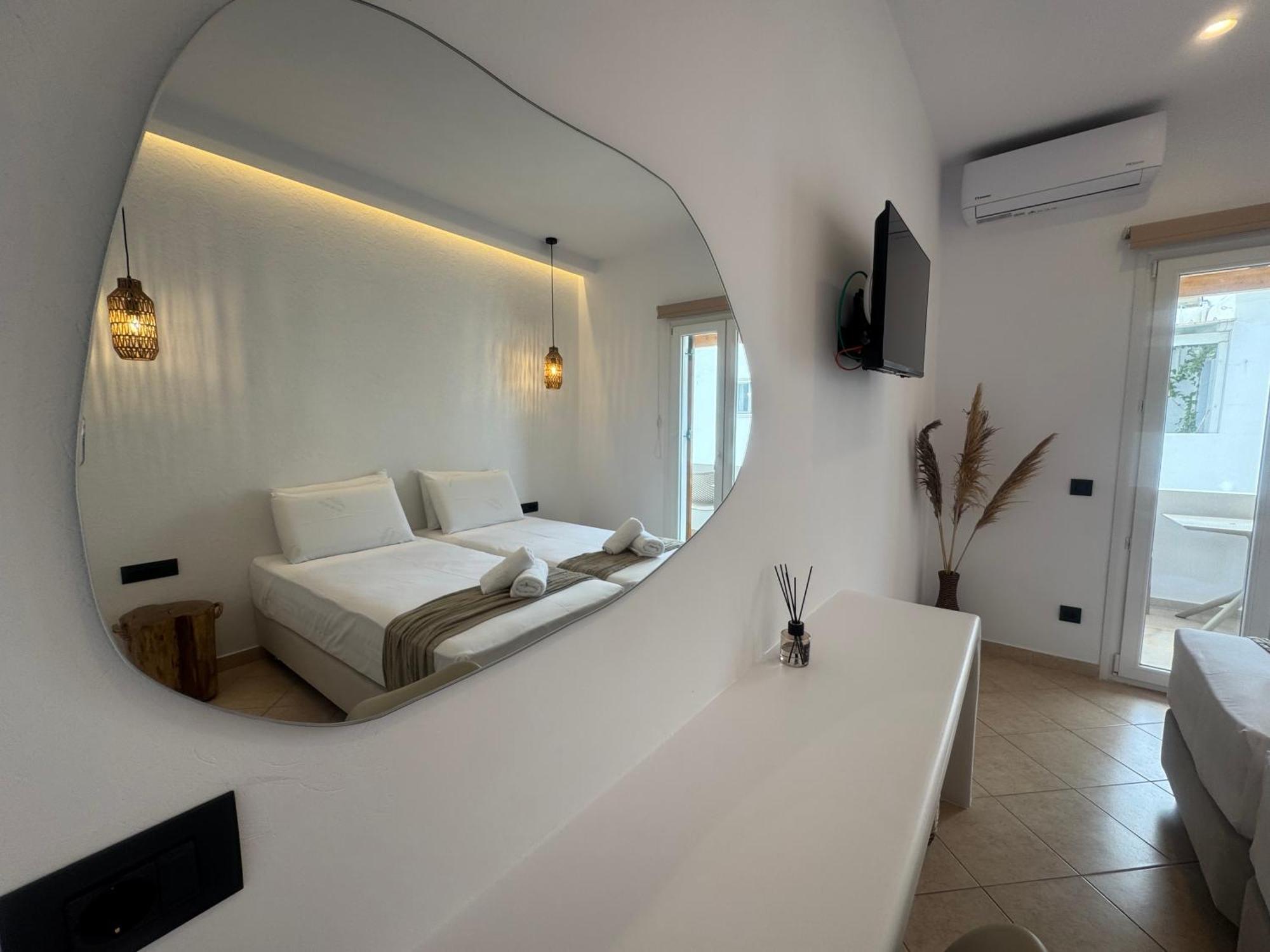 Eleni'S Rooms Antiparos Exterior photo