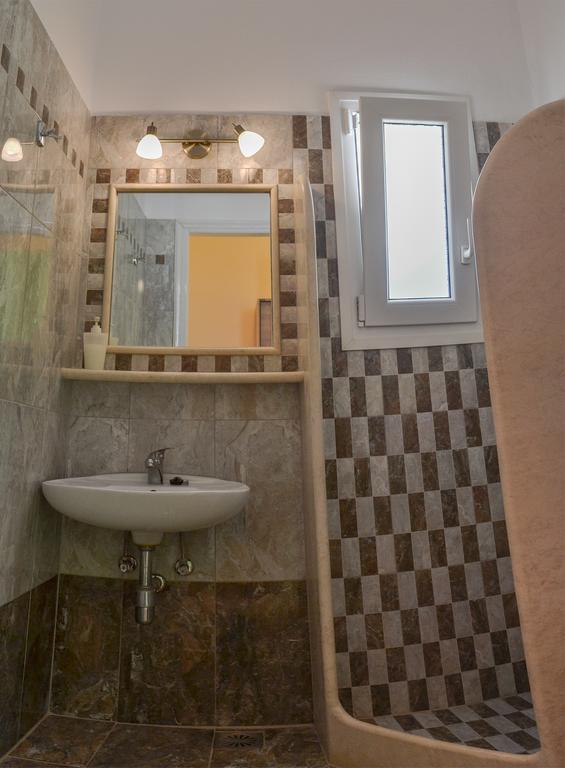 Eleni'S Rooms Antiparos Exterior photo